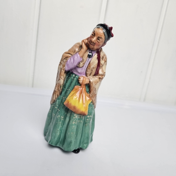 Vintage Bridget Royal Doultan HN2070 1950 - Picture 4 of 15